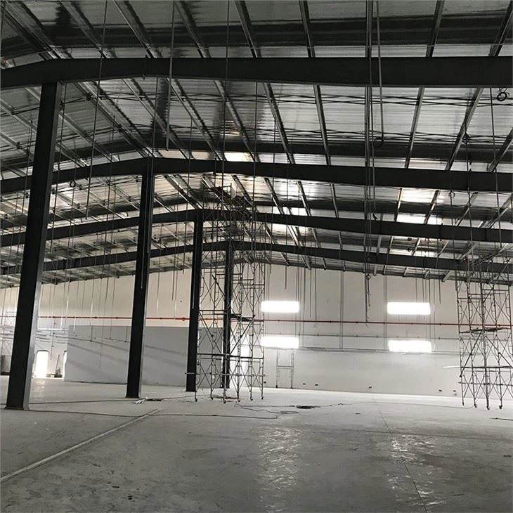 Steel warehouse with ventilator